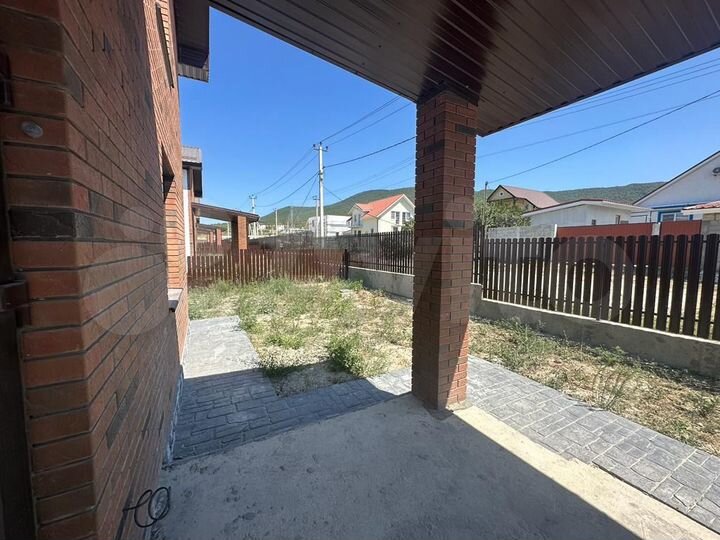 Дом 187 м² на участке 4,5 сот.