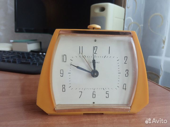 Часы Витязь