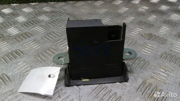 Замок багажника Volkswagen Tiguan