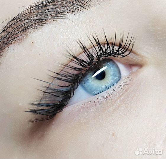 Мастер по наращиванию ресниц с опытом