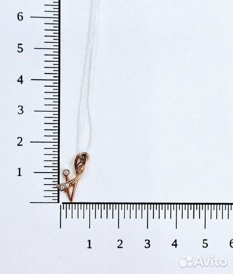 Золотая подвеска с камнем