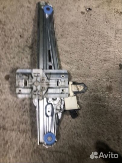 Трапеция стеклоподьемника передняя правая Ford