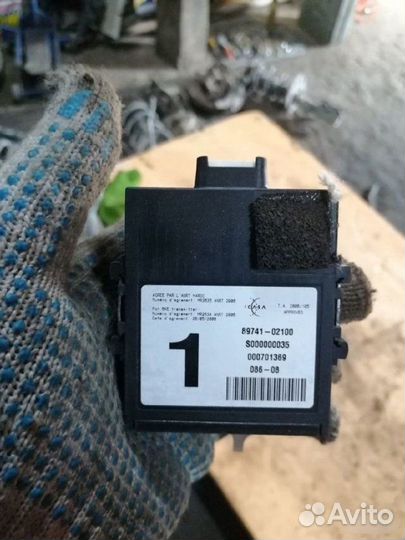 Блок управления центральным замком Toyota Auris