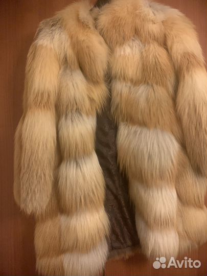 Шуба из лисы в идеальном состоянии