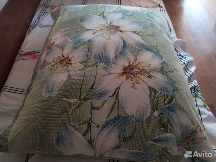 Подушка двойная 95/70 новаят,торг уместен
