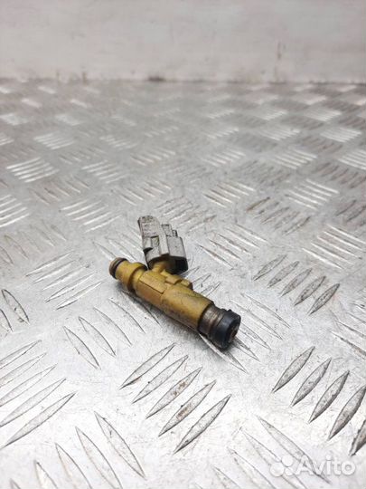 Форсунка Toyota Corolla 1.4 4EFE 2001