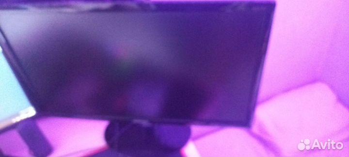 Монитор Samsung S24D300