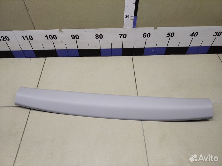 Обшивка двери багажника Fortuner 2015