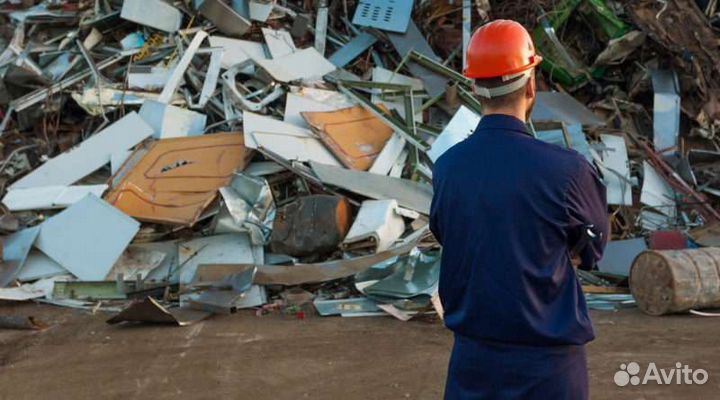 Приемщик на пункт приёма металлолома