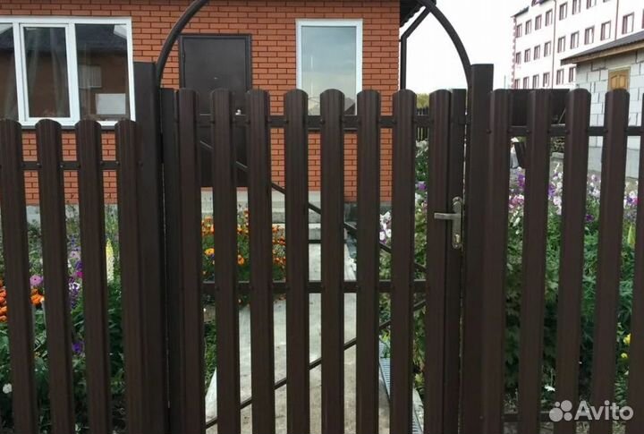 Забор из евроштакетника профессионально быстро