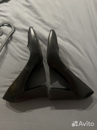 Туфли черные на каблуке 40