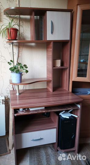 Компьютерный стол