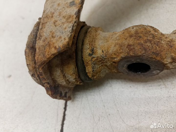 Рычаг передний правый верхний