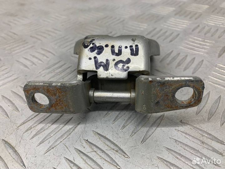 Б/У петля двери передний правый Daewoo Matiz klya