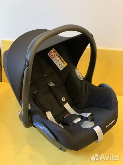 Автокресло Maxi-Cosi CabrioFix Essential Black