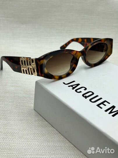 Солнцезащитные очки женские брендовые