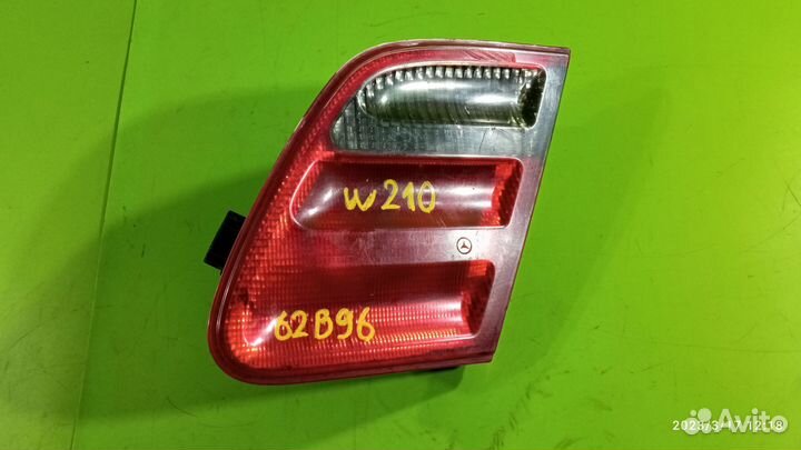 Фонарь внутренний правый для Mercedes-Benz W210