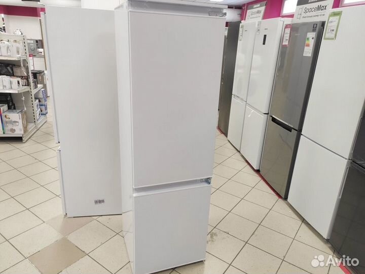 Встраиваемый холодильник Hansa BK 316.3FNA
