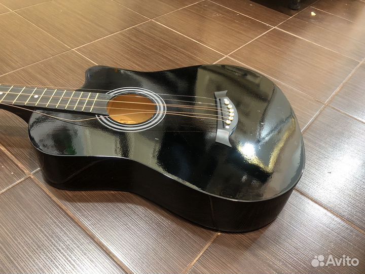 Акустическая гитара