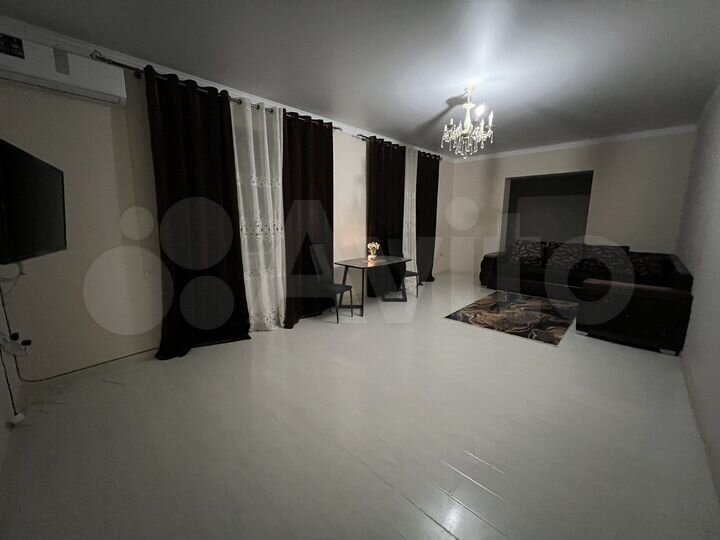 2-к. квартира, 100 м², 1/3 эт.