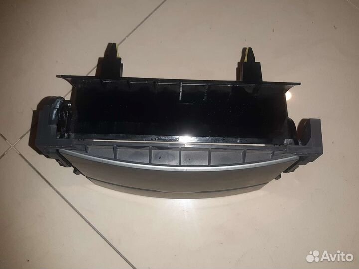 Центральный бардачок Тойота Марк Х 2004-2009г.в
