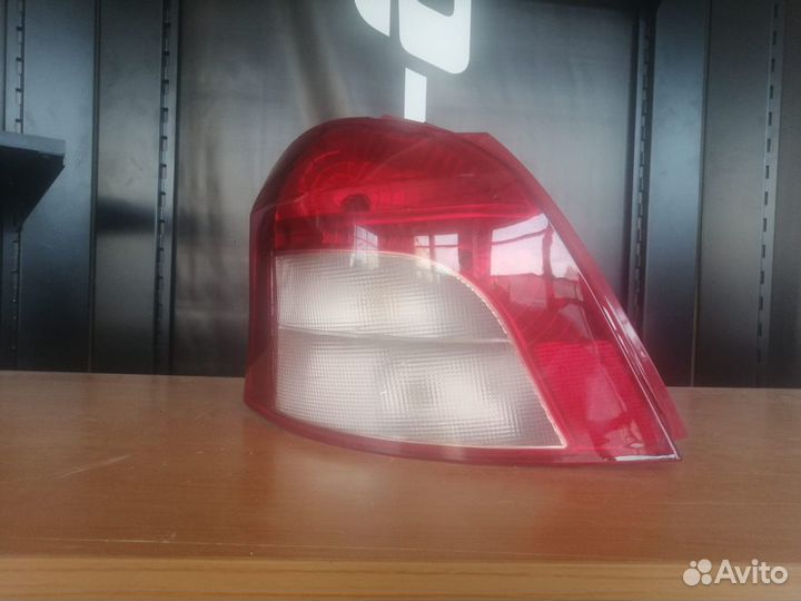Фонарь задний левый toyota yaris 2006- 193155L