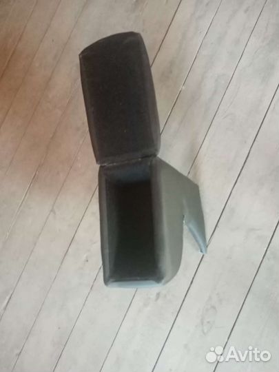 Подлокотник