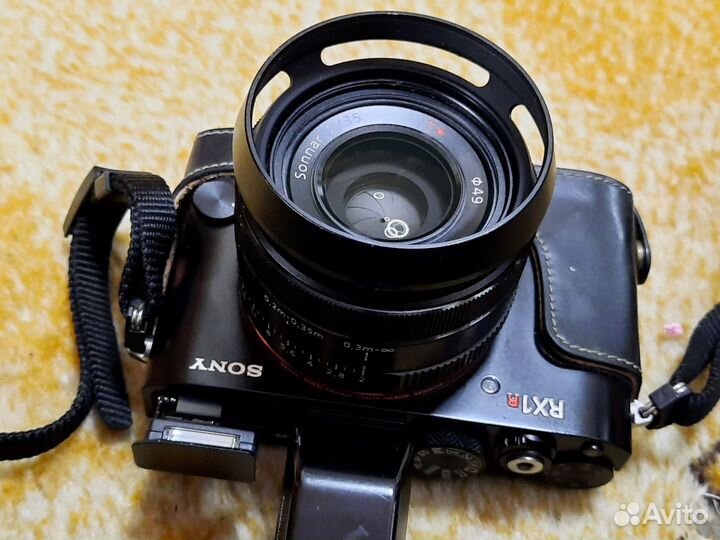 Sony RX1 R + видоискатель + бленда + чехол