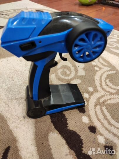 Машинка на пульте управления