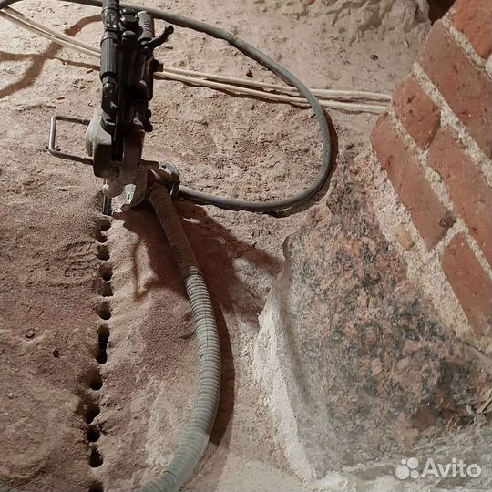 Разрушение и демонтаж скалы,гранита