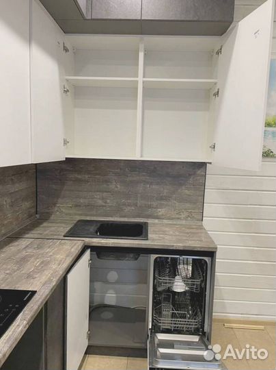 Кухонный гарнитур прямой матовый