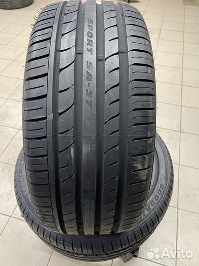 Goodride SA 37 245/35 R20