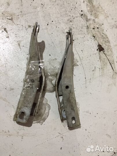 Петли капота Пежо 206