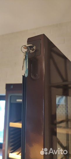 Винный шкаф liebherr WKt 5552