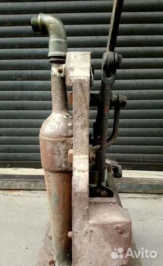 Старинная 19 век корабельная пожарная помпа