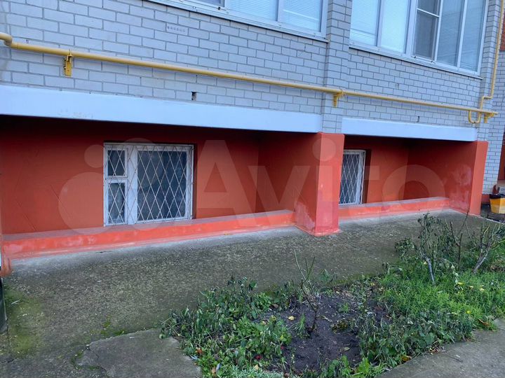 Жилое помещение; помещение свободного назначения