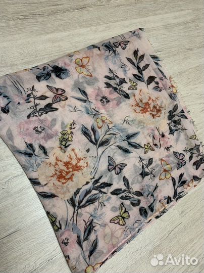 Шарфы и палантины