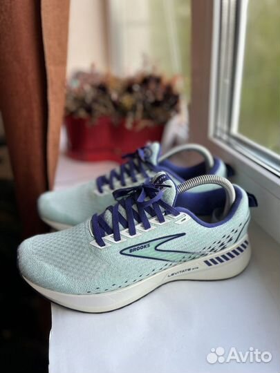 Кроссовки Brooks Levitate GTS