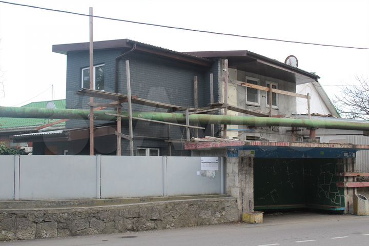 4-к. квартира, 100 м², 1/2 эт.