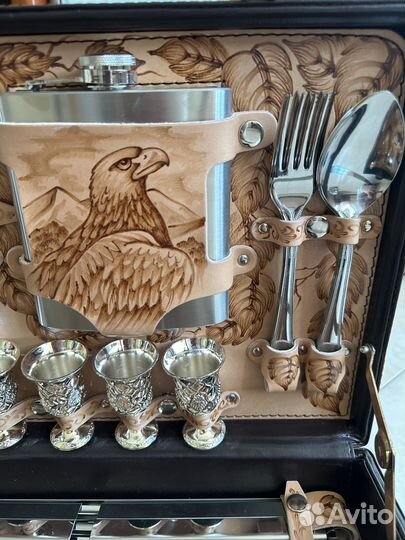 Подарочный набор чемодан для пикника ручной работы