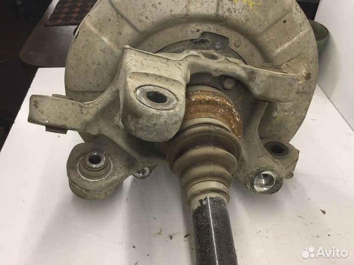 Кулак поворотный задний правый