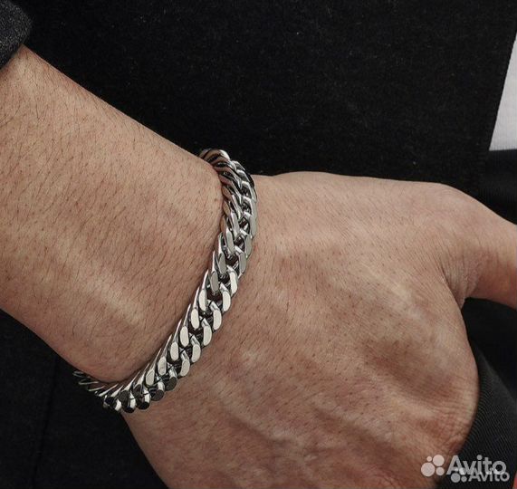 Браслет на руку