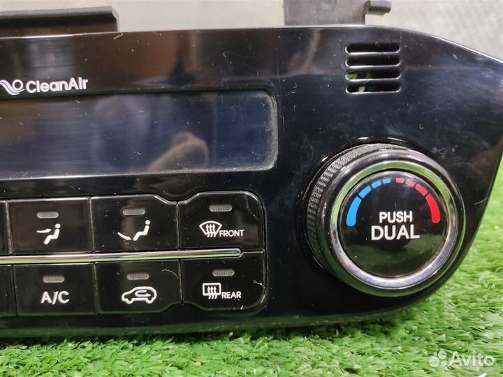 Панель управления отопителя KIA Sportage 3 (SL) 2