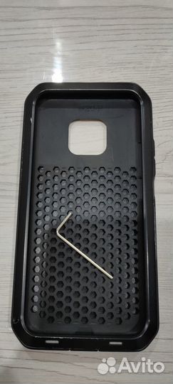 Чехлы на телефон