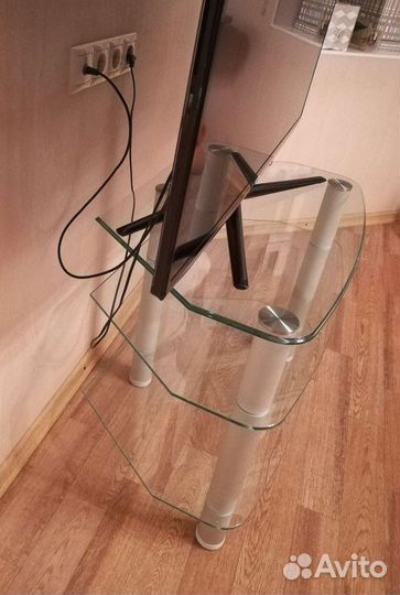 Стеклянная тумба под тв