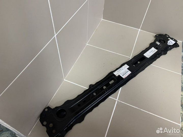 Балка подрадиаторная Toyota Rav4 XA50