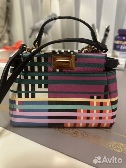 Сумка Fendi peekaboo