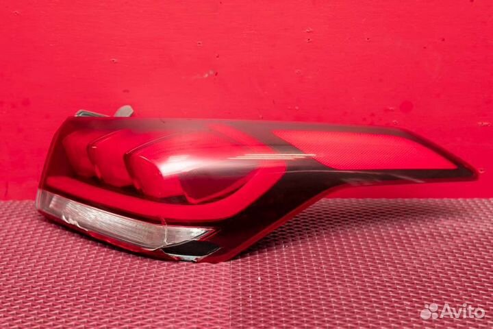 Фонарь внешний задний правый Genesis G80 G6DG 2017