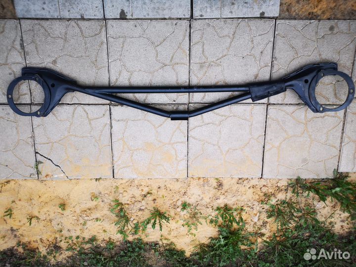 Распорка передних стоек Lancer 9