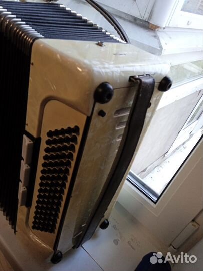 Аккордеон weltmeister 3/4 с кофром